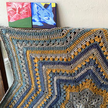 Load image into Gallery viewer, 6-Day Star Blanket - Crochet Pattern by Betty McKnit
