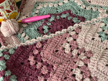 Load image into Gallery viewer, 6-Day Sweetheart and Sweetheart Star Blanket Pattern Bundle
